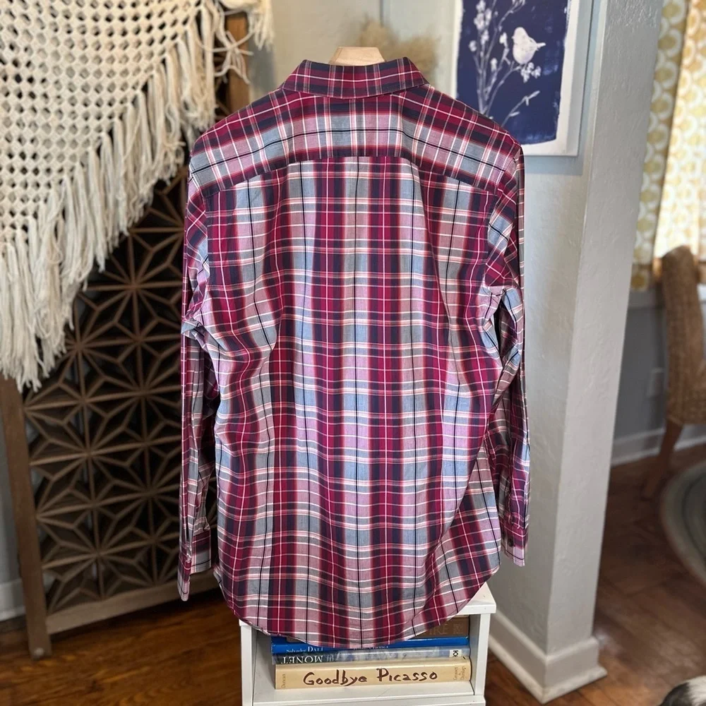 Banana Republic Red Plaid Button Up Long Sleeve Shirt